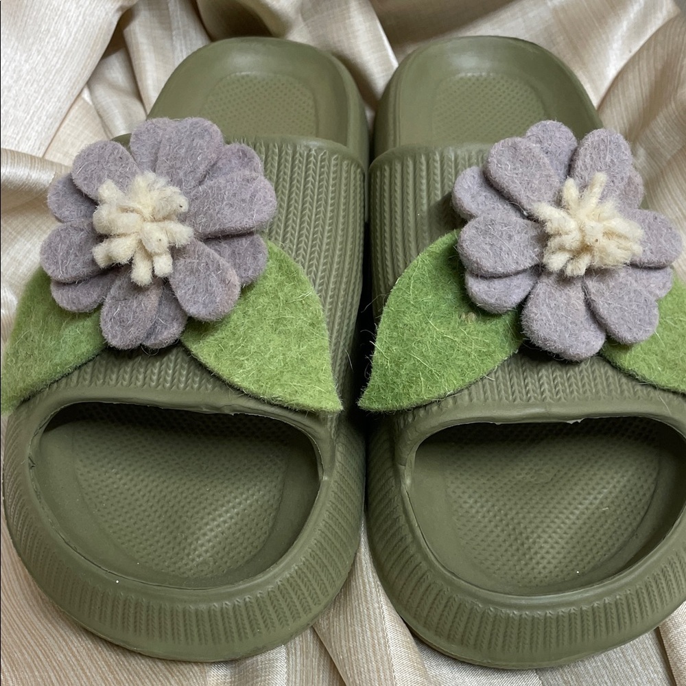 Funky Olive Floral Slide Sandals - Picture 5 of 5